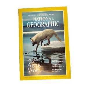 National Geographic Magazine At Home with the Artic Wolf May 1987 Vol 171 No 5